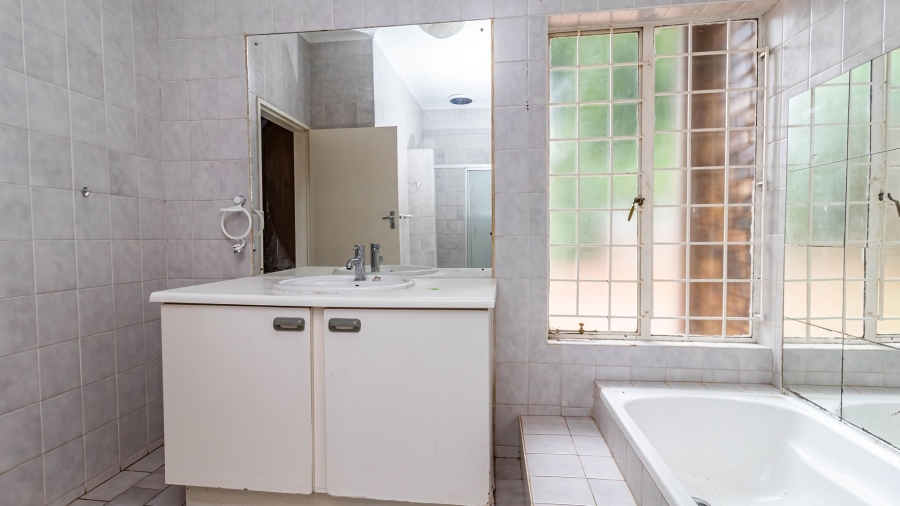 7 Bedroom Property for Sale in Safari Gardens North West